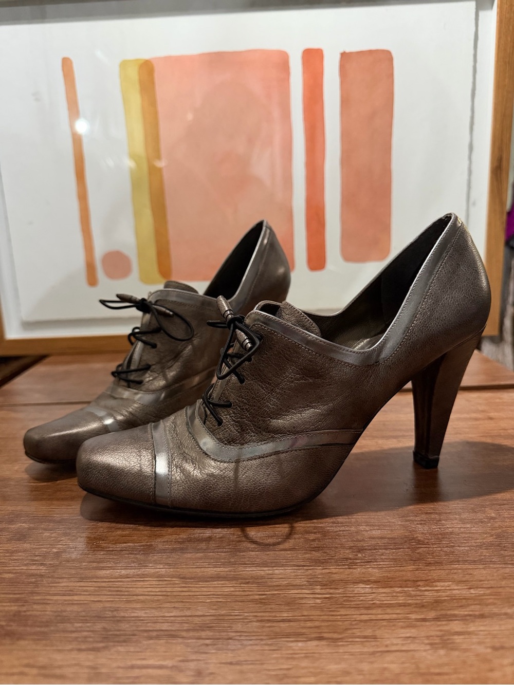 Stuart Weitzman Metallic Pewter Leather Lace Up Oxford Witchy Heels 7.5 N Spain
